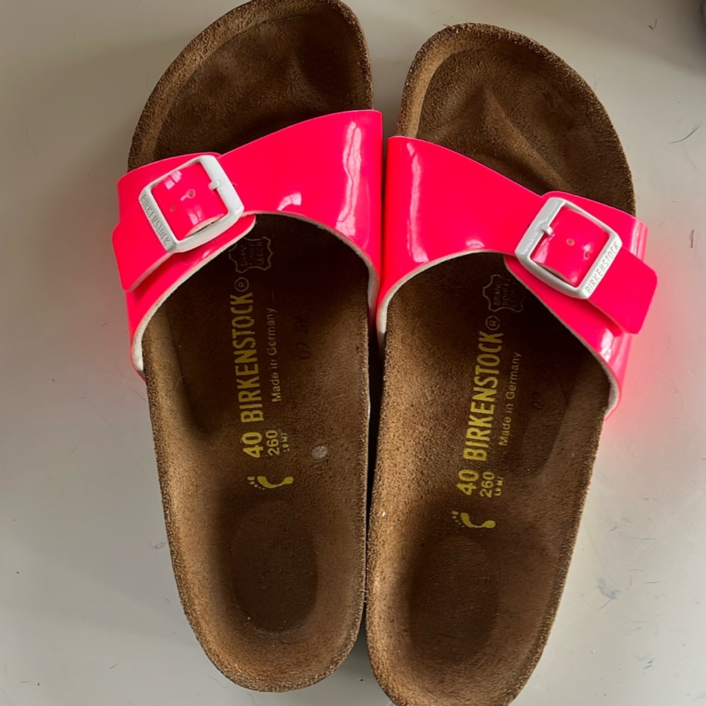 Birkenstock Madrid in Neon Pink patent leather (EU 40/US 9-9.5)